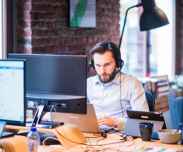 Équipe experts ACLG développeurs qualifiés systèmes gestion informatisés